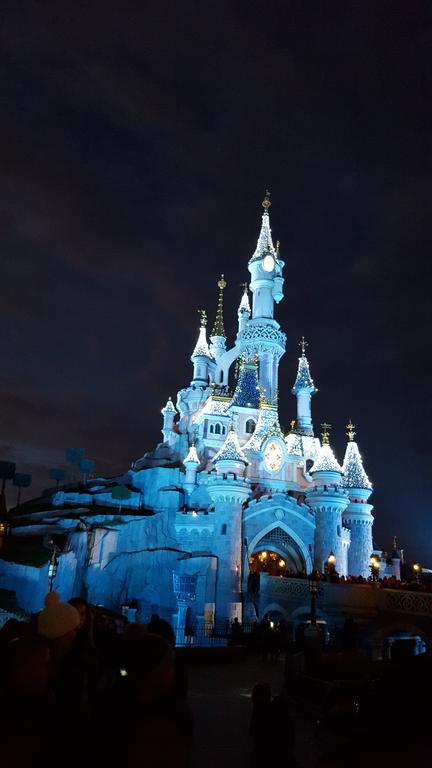 F&B'S Home Disneyland Paris Serris Exterior foto
