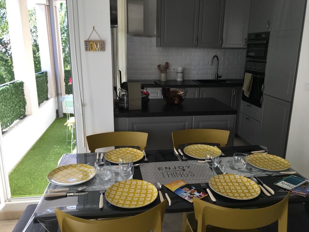 F&B'S Home Disneyland Paris Serris Exterior foto