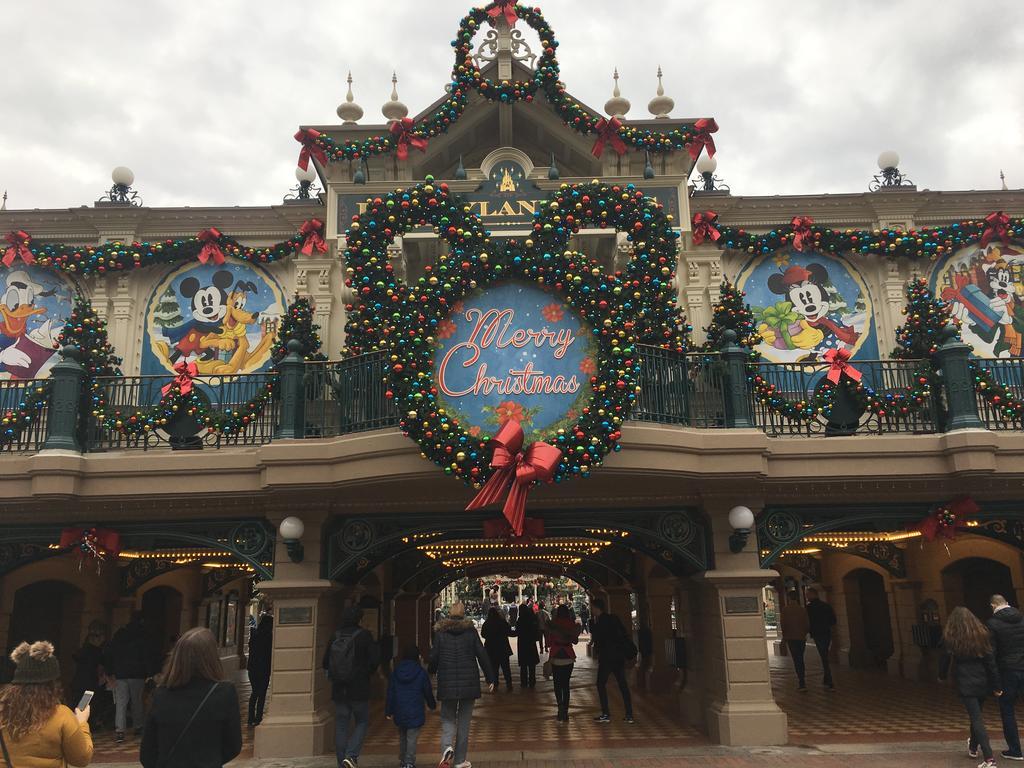 F&B'S Home Disneyland Paris Serris Exterior foto